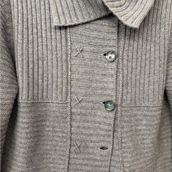 Chic Long Cashmere Cardigan Sweater in Heathered Blue - Picture 2 of 4